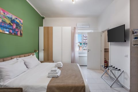 Suite Standard | Hypo-allergenic bedding, in-room safe, blackout drapes, soundproofing