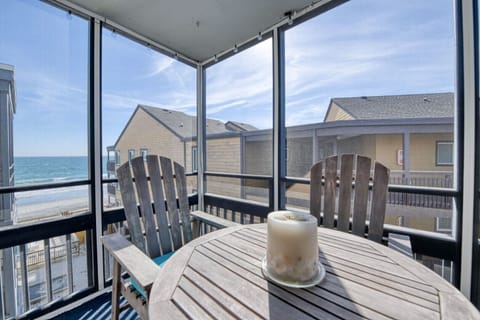 Sea Oaks 301