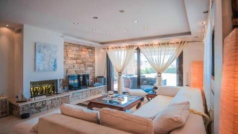 Luxury Villa | Living area