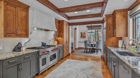 Kitchen, Main Level - Open to breakfast seating for four