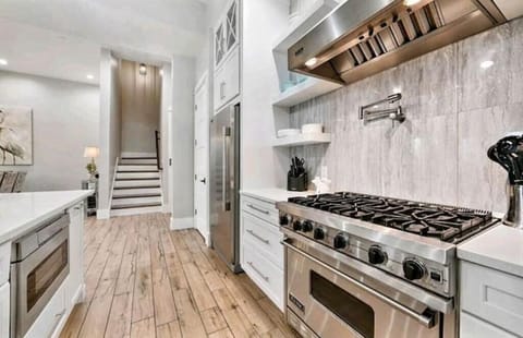 Custom Kitchen with Viking Appliances