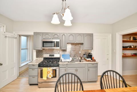 Private Kitchen.