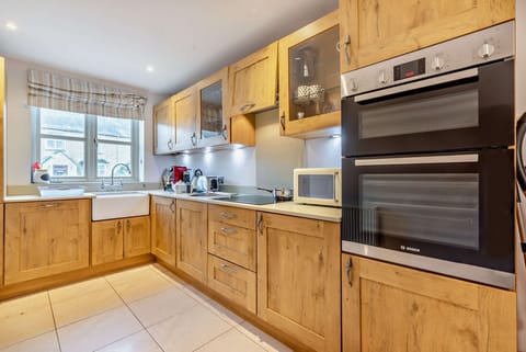 Callow Cottage Kitchen - StayCotswold