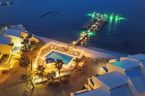 Beautiful Boat Dock & Pool at Night!