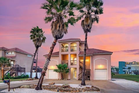 House (3 Bedrooms) | Front of property