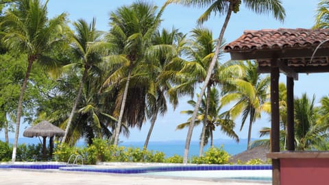 2 outdoor pools