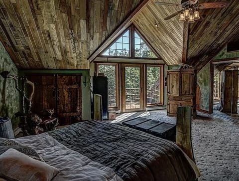 Classic Room, Multiple Bedrooms | Tempur-Pedic beds, individually furnished, laptop workspace