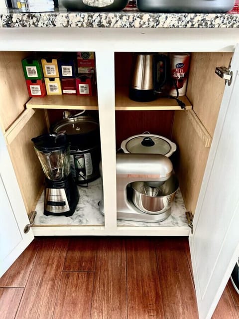 Blender, Crockpot, Instant Pot, Stand Mixer