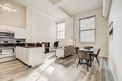 Apartment | Private kitchen | Fridge, microwave, oven, stovetop