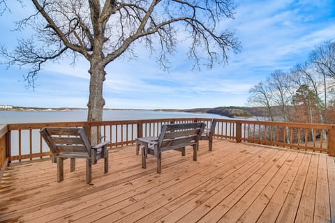 Jay Vacation Rental | 2BR | 2BA | Steps Required | 992 Sq Ft