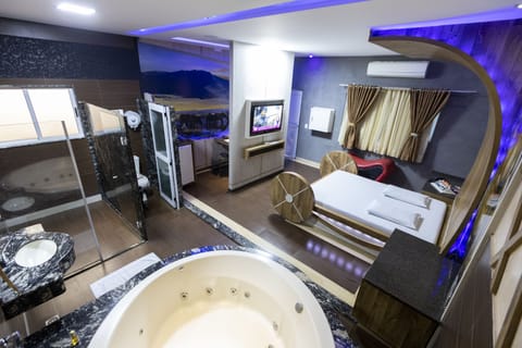 Exclusive Room | Minibar, desk, soundproofing, free WiFi