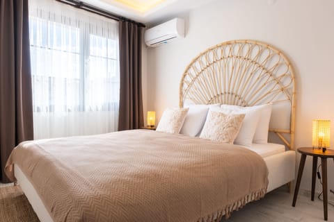 Design Double Room | Premium bedding, individually decorated, individually furnished