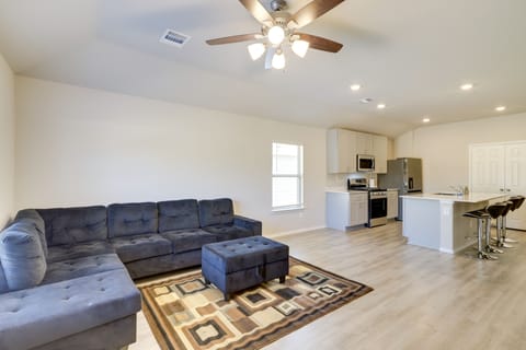 Spring Vacation Rental | 4BR | 2BA | 1,479 Sq Ft | 1 Step Required