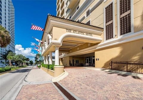 Portico Entrance for Valet Parking
