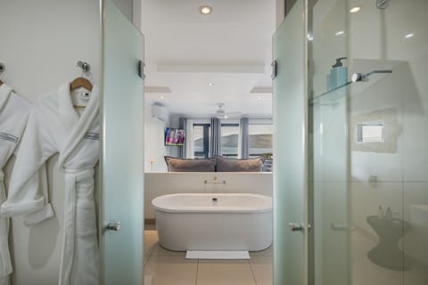 THE BLOEM SUITE FOUR | Bathroom | Designer toiletries, hair dryer, bathrobes, slippers
