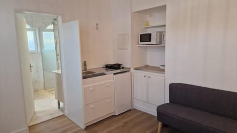 Manava Studio kichenette