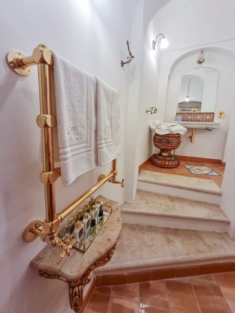 Elite Room, Sea View | Bathroom | Hair dryer, bathrobes, slippers, bidet