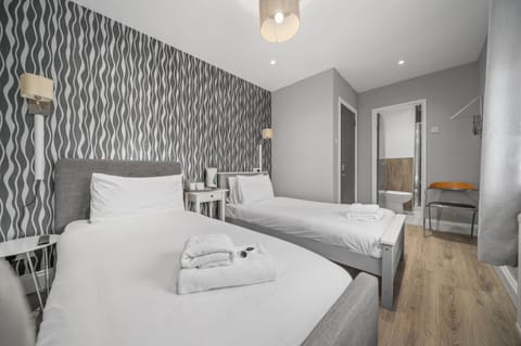 Basic Twin Room, Ensuite | Free WiFi