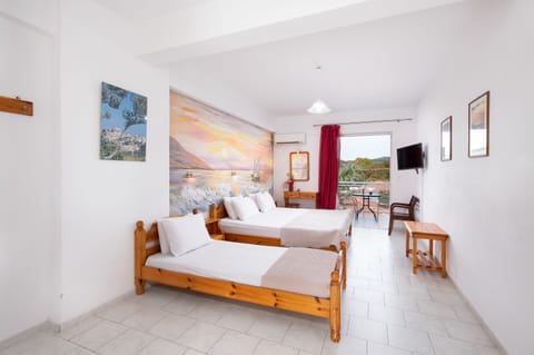 Basic Studio | Iron/ironing board, free WiFi, bed sheets