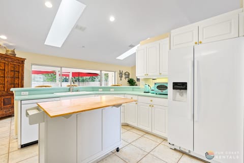 Fully-Equipped Kitchen with Mobile Island
