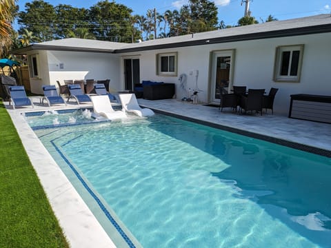 ​​Resort-style shared heated pool & hotter spa! We do not charge extra for heat.
