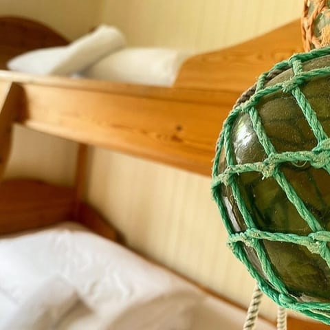 Room | Iron/ironing board, bed sheets