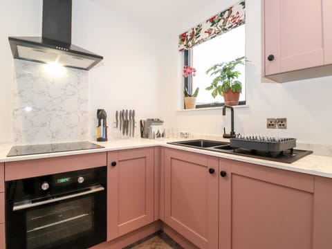 Fridge, toaster, cookware/dishes/utensils