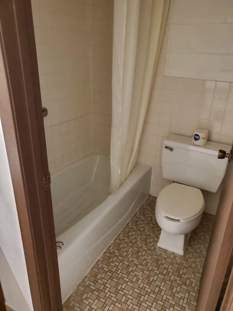 Room, 2 Queen Beds | Bathroom