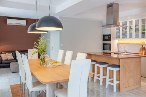 Kitchen and dining area