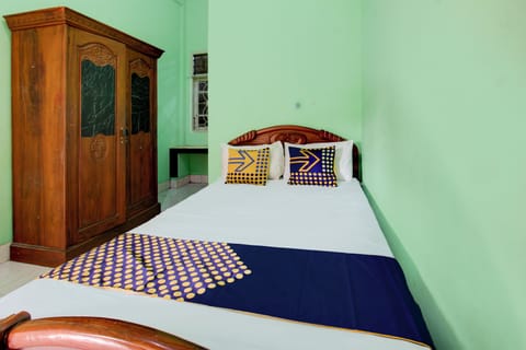 Standard Double Room | WiFi (free), bed sheets