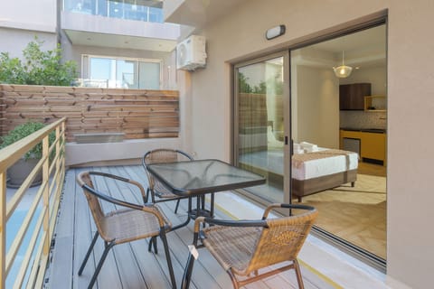 Kitro Gold | Terrace/patio