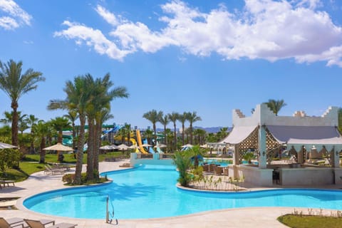 4 outdoor pools