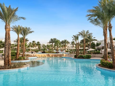 4 outdoor pools