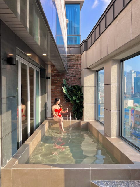 Private pool