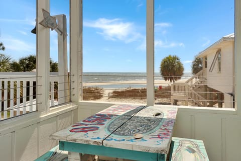 House, Multiple Beds (Summer Breeze) | Dining