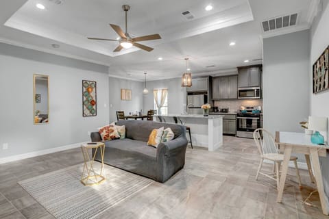 A beautifully arranged space for conversation and relaxation. 🛋️✨