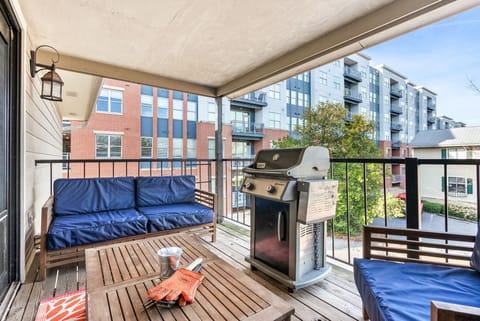 Private porch with grill
