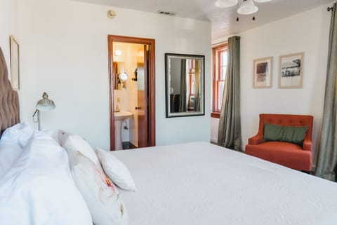 Elite Room | Individually decorated, individually furnished, iron/ironing board