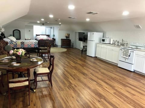 C79f043d 33e7 49a5 911b f1b2b076932f