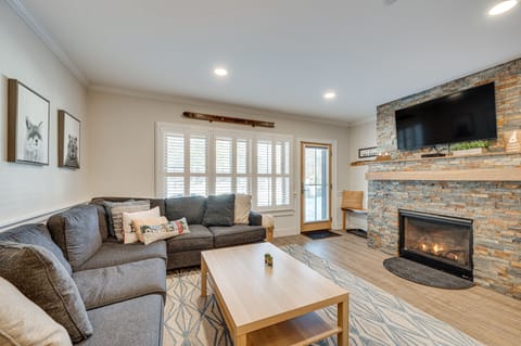 New Hampshire Vacation Rental | 2BR | 2BA | Step-Free Access | 1,314 Sq Ft