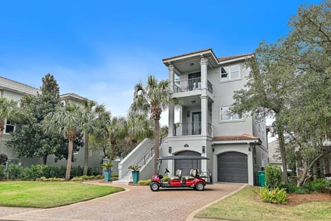 Coastal Luxury Rental with (6) Passenger Golf Cart & Elevator