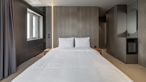 Deluxe Premium Room | 1 bedroom, soundproofing, free WiFi, bed sheets