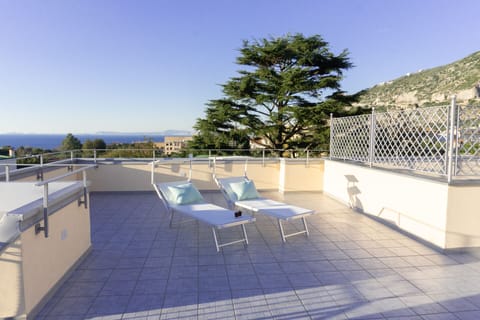 Honeymoon Room | Terrace/patio