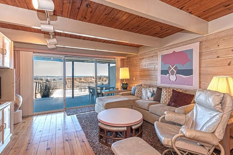 Beach Place North #12 Living Area