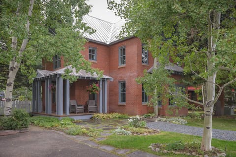 The Victorian Gem