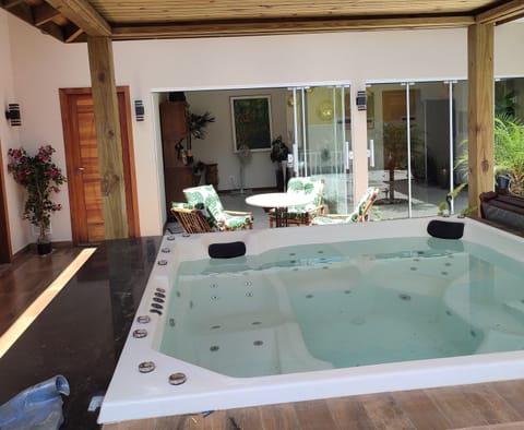 Sauna, hot tub