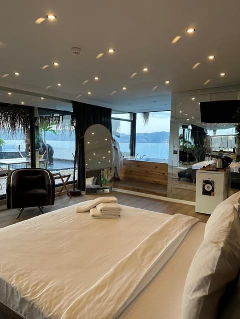 King Room | Individually furnished, free WiFi