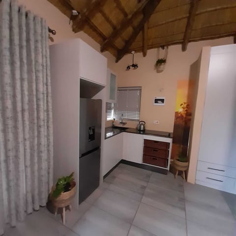 Standard Room | 1 bedroom, desk, laptop workspace, WiFi (free)