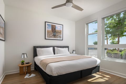 Bedroom, king bed, 55" TV