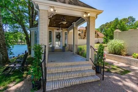 92668616 734f 40ff b2d5 300216c6d181